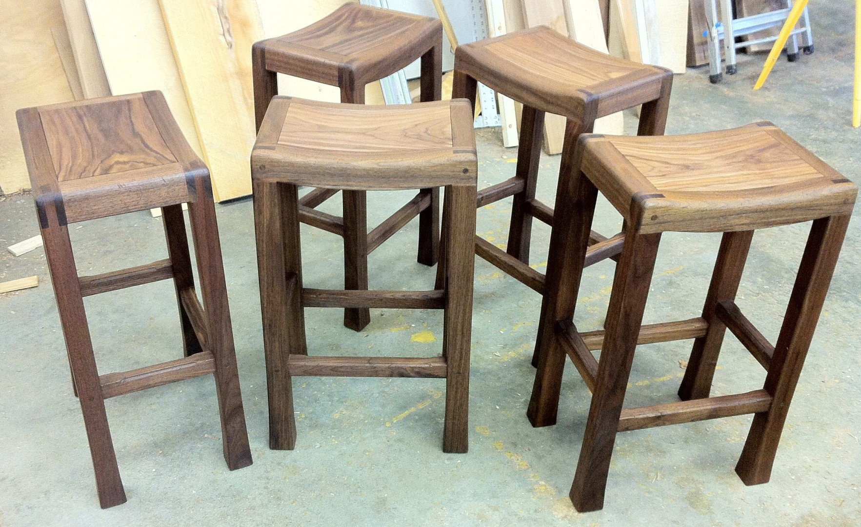 Save Money by Buying Bar Stools Cheap